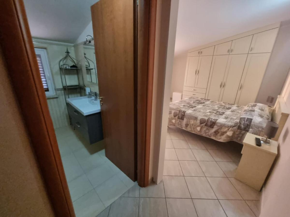 B&B E Casa Vacanza Al Castello Roccella Ionica Buitenkant foto