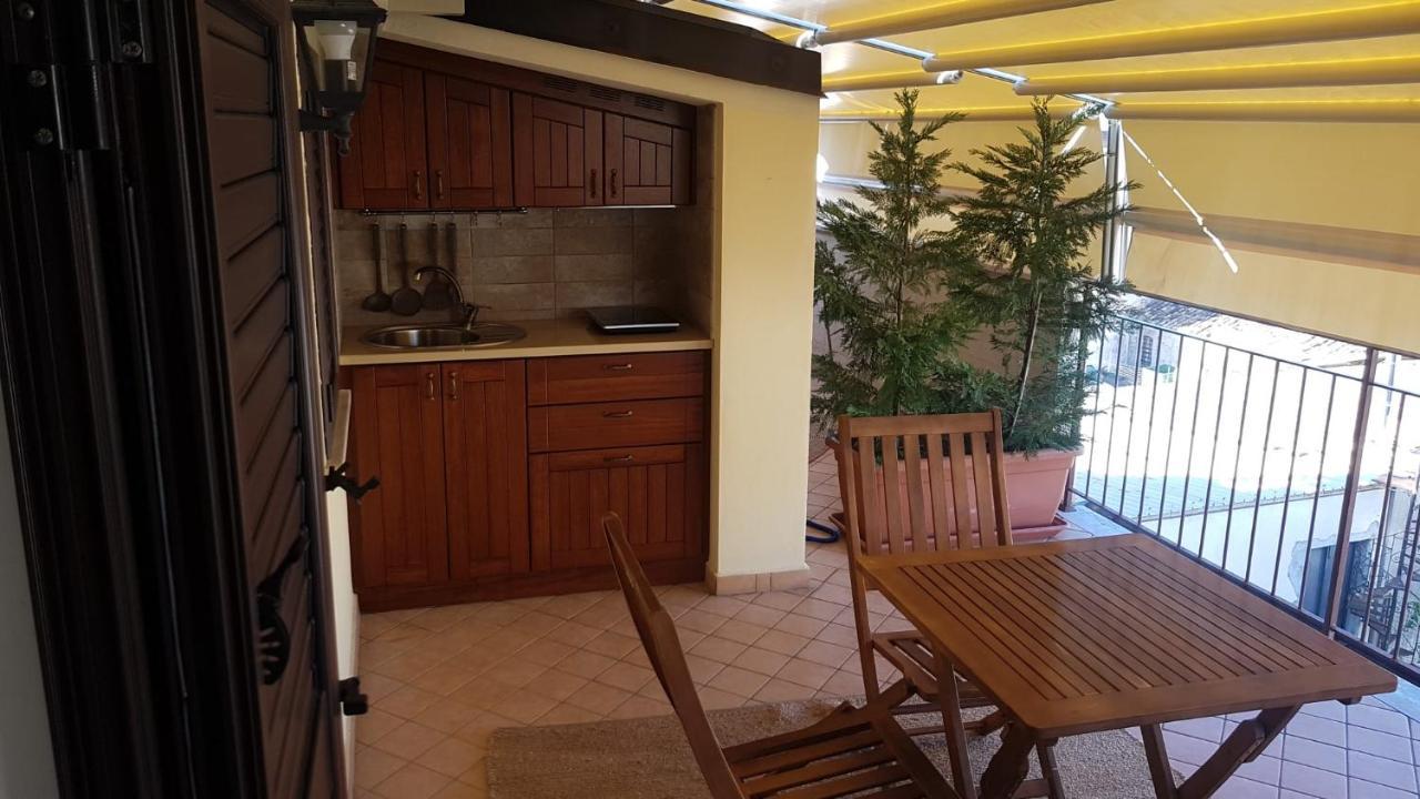 B&B E Casa Vacanza Al Castello Roccella Ionica Buitenkant foto