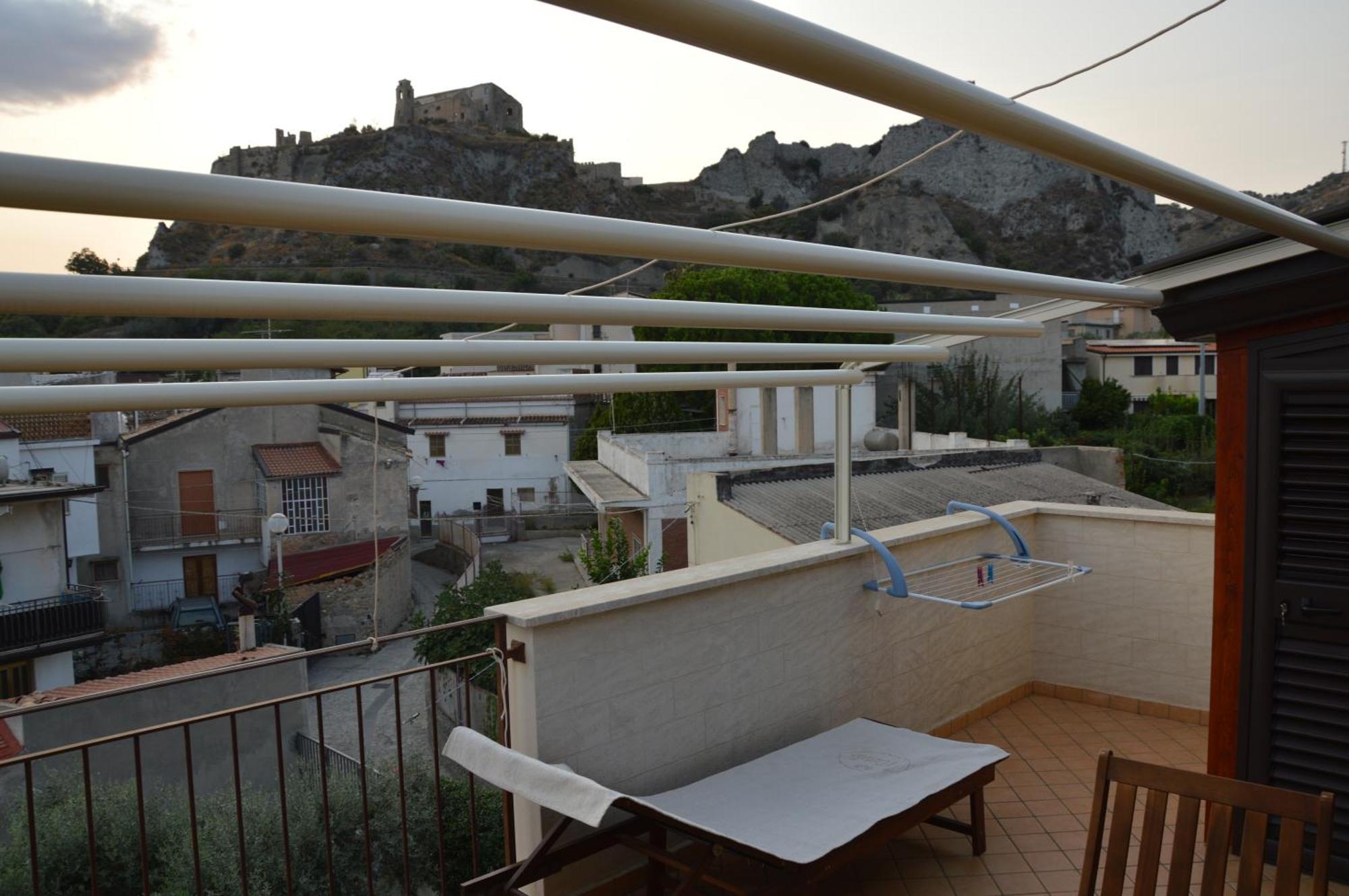 B&B E Casa Vacanza Al Castello Roccella Ionica Buitenkant foto