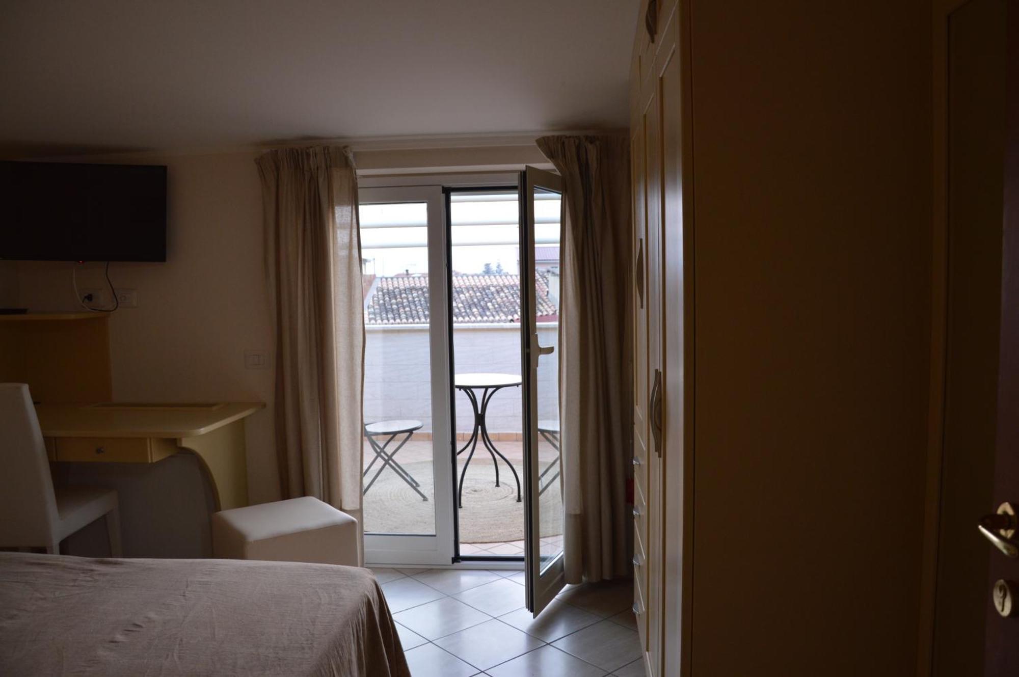 B&B E Casa Vacanza Al Castello Roccella Ionica Buitenkant foto