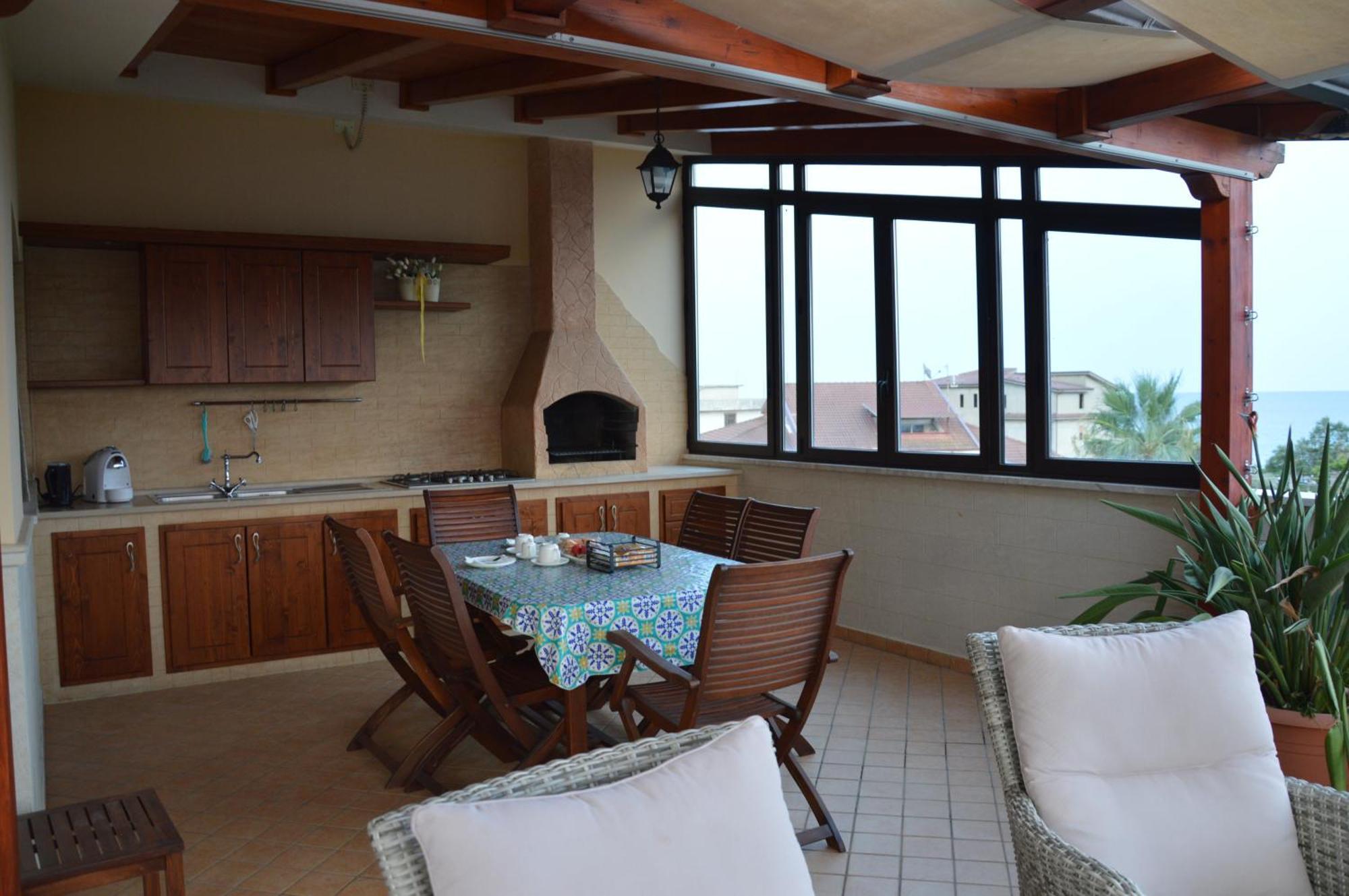 B&B E Casa Vacanza Al Castello Roccella Ionica Buitenkant foto