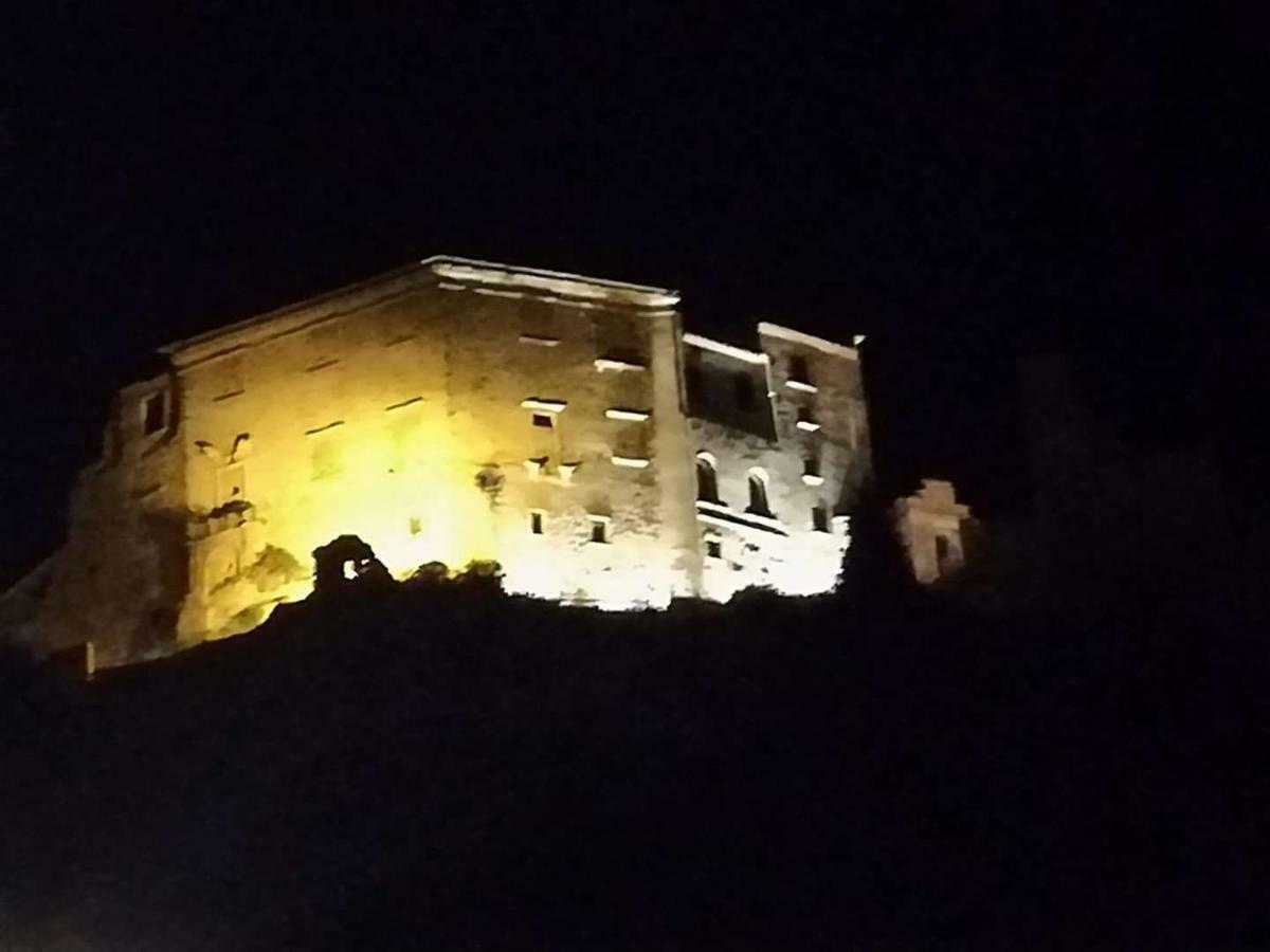 B&B E Casa Vacanza Al Castello Roccella Ionica Buitenkant foto